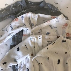 Set of 3 side snap onesies NEW MOM MIST HAVE !